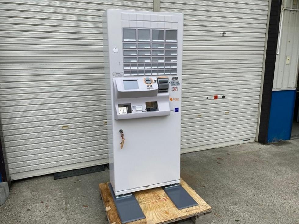 券売機GLORY製VT-G20斜め画像　高額紙幣対応・新500円対応