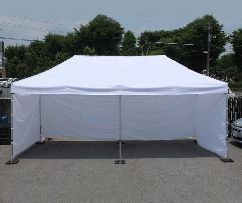 アトラスのレンタルテント 横幕付きなら、屋外イベントでも安心です。