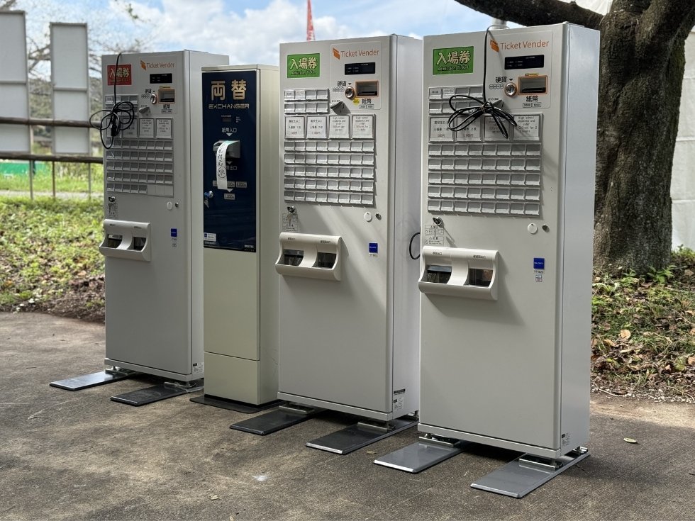 グローリー券売機　VT-B20 屋外用3台