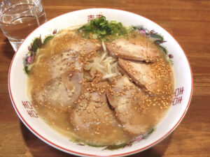 大分県佐伯市にある「佐伯ラーメン鶴亀」様 渾身の一杯チャーシューメン